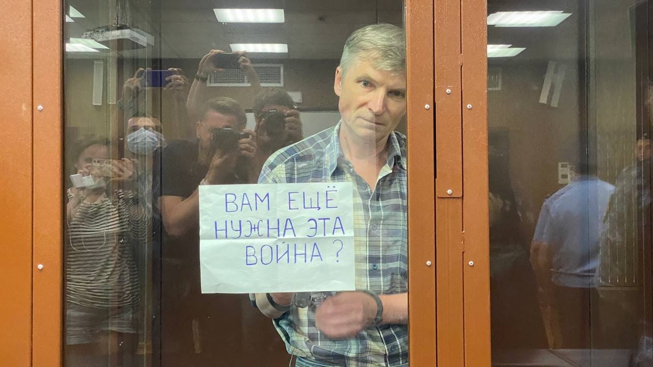 «Мы должны будем признать, что война — это война». Последнее слово Алексея Горинова, приговоренного к 7 годам колонии за «фейки» о ВС РФ