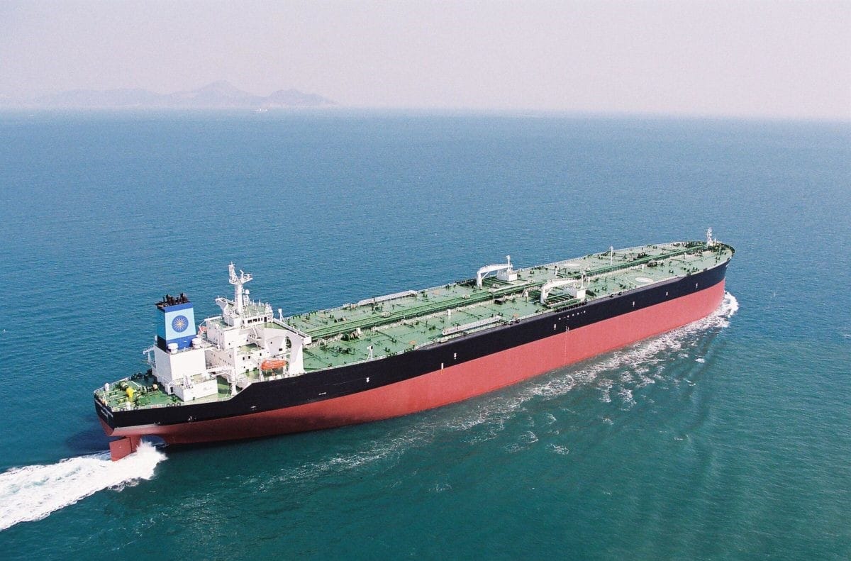 Bloomberg: Россия смягчает нефтяные санкции Запада, проводя отгрузку прямо в море