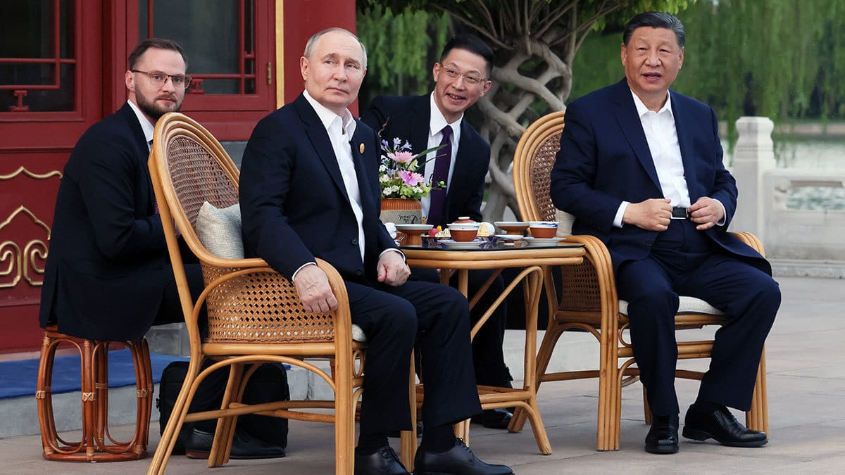 Между слоном и драконом. Чего Кремль ждет от саммитов в Китае