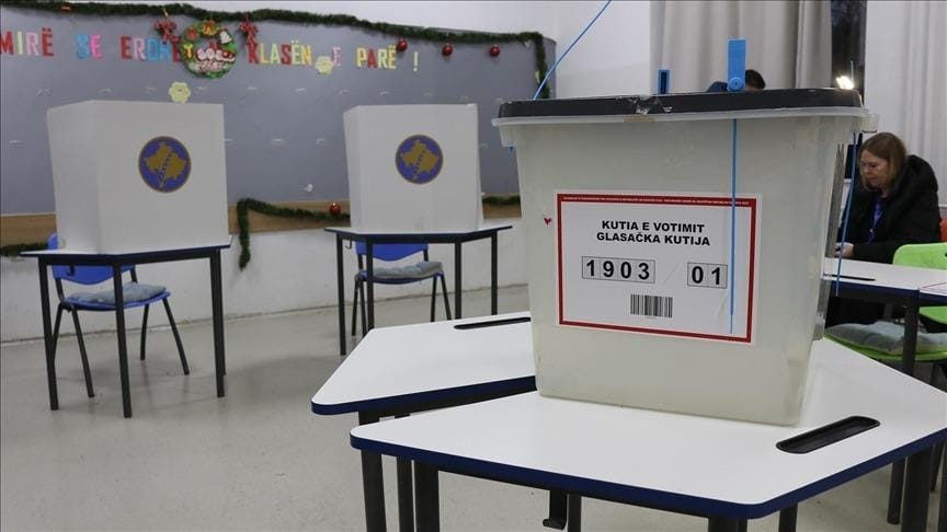 ЦИК в Косово пересчитала голоса на парламентских выборах на 88% участков. Во втором по величине городе нашли уже вторую группу махинаторов