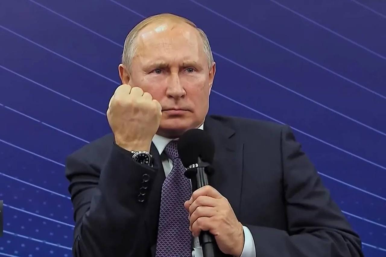 Москва предупредила об «ответных» ударах по Киеву 9 мая и рекомендовала иностранным дипломатам покинуть город. Украина никому не угрожала