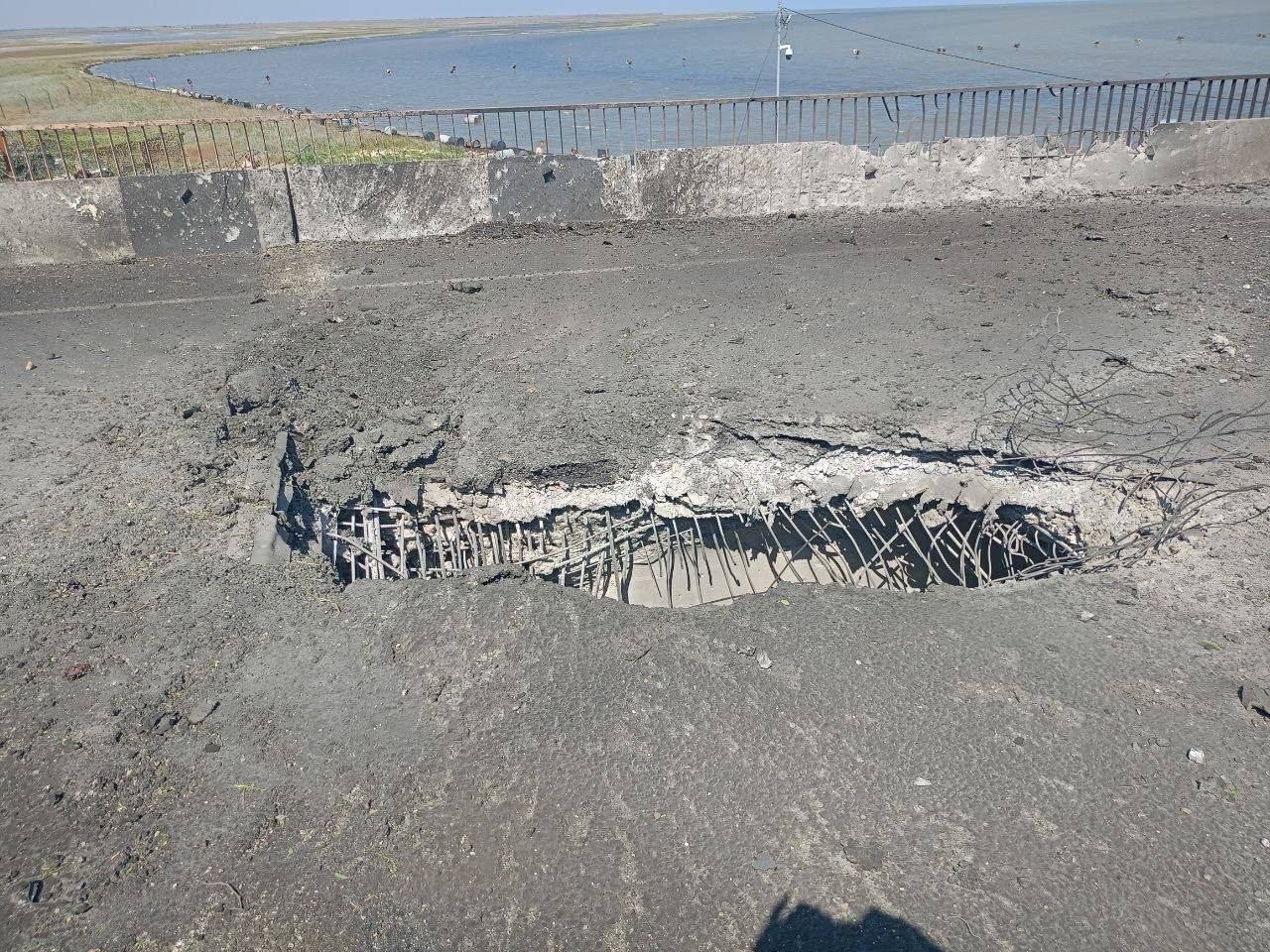Последствия украинского налета на мост в районе села Чонгар между Херсонской областью и Крымским полуостровом в ночь на 7 июня 2026 года